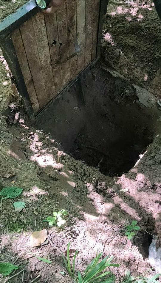 Hideout busted in zainpora shopian huge quantity of ammunition and other incriminating material of LET recovered