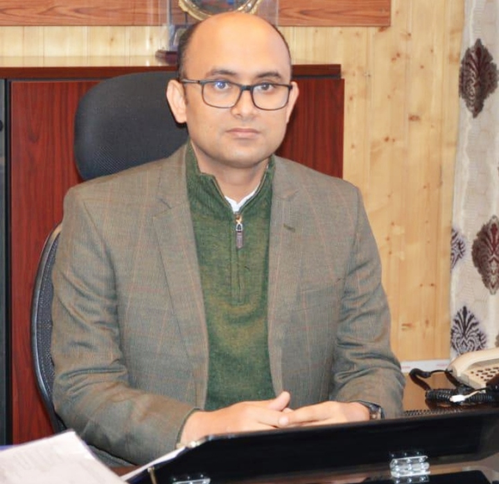 DC Baramulla Greets People on Deepawali