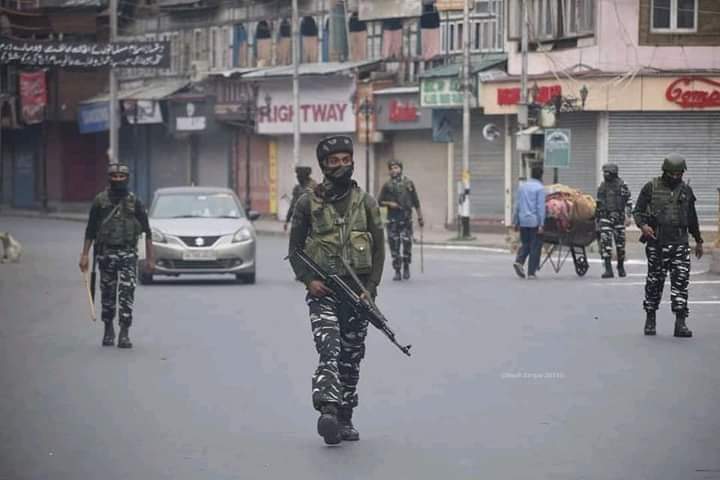 Authorities impose curbs to prevent 8th Muharram processions in Lal Chowk, adjoining areas