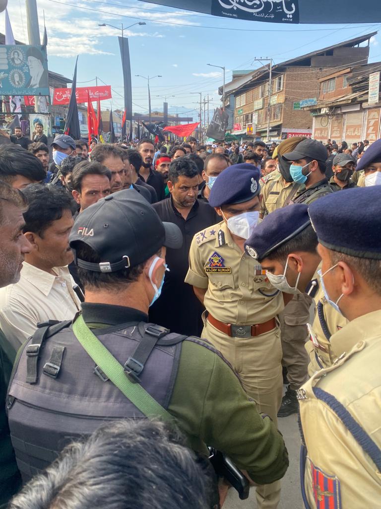 IGP along with other police officers visit downtown Srinagar, interact with mourners   