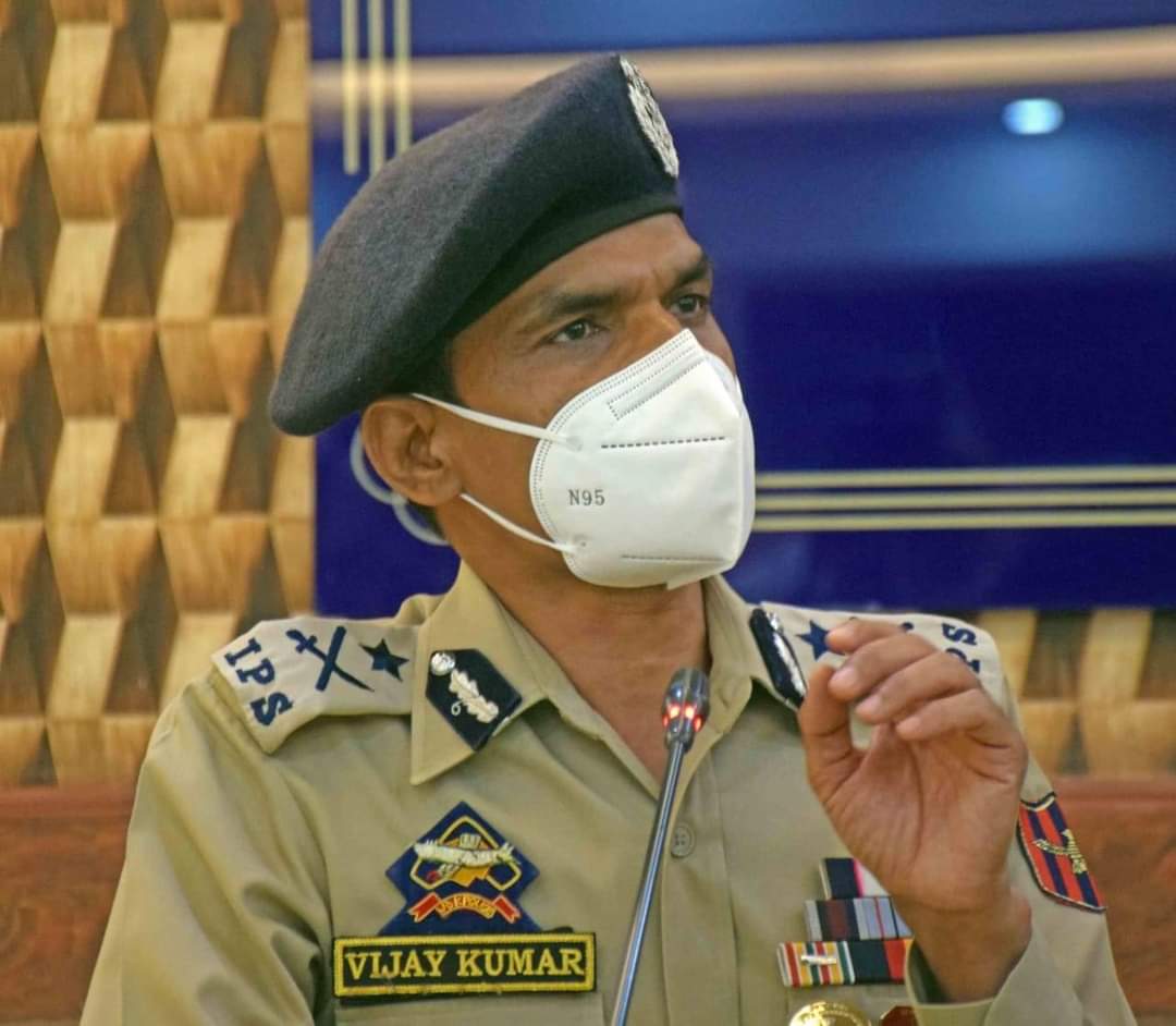 IGP Kashmir promotes 319 officials to their next ranks, orders In-Situ promotion in respect of 10 Police personnel