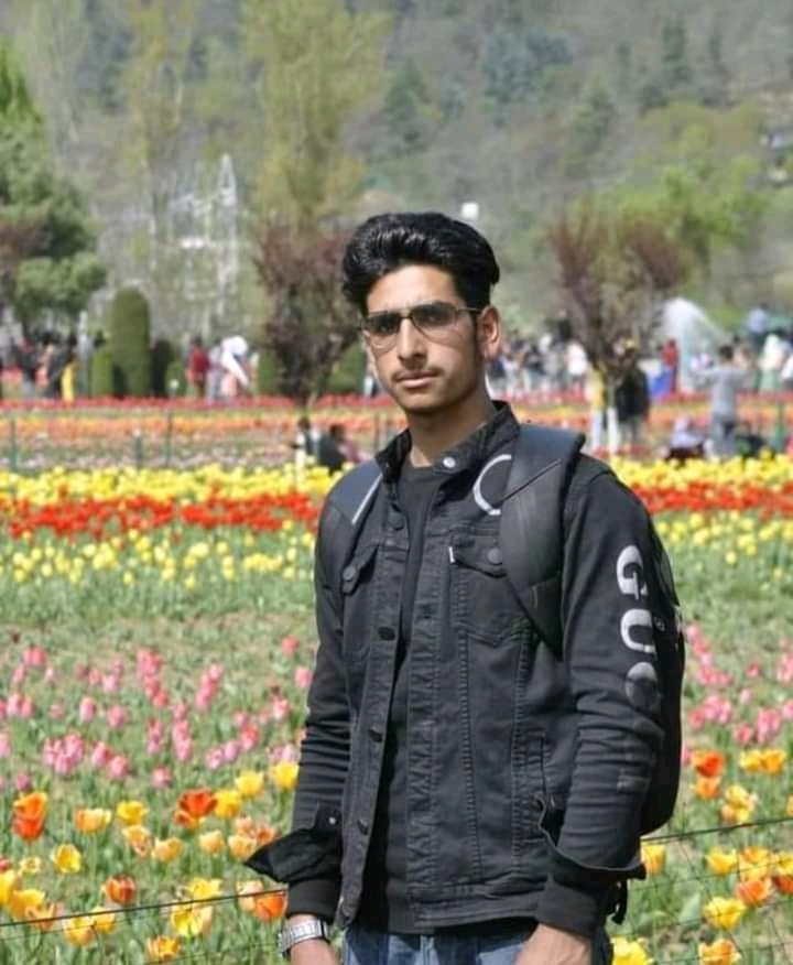 Youth killed after motorcycle crashes into electric pole in Bandipora