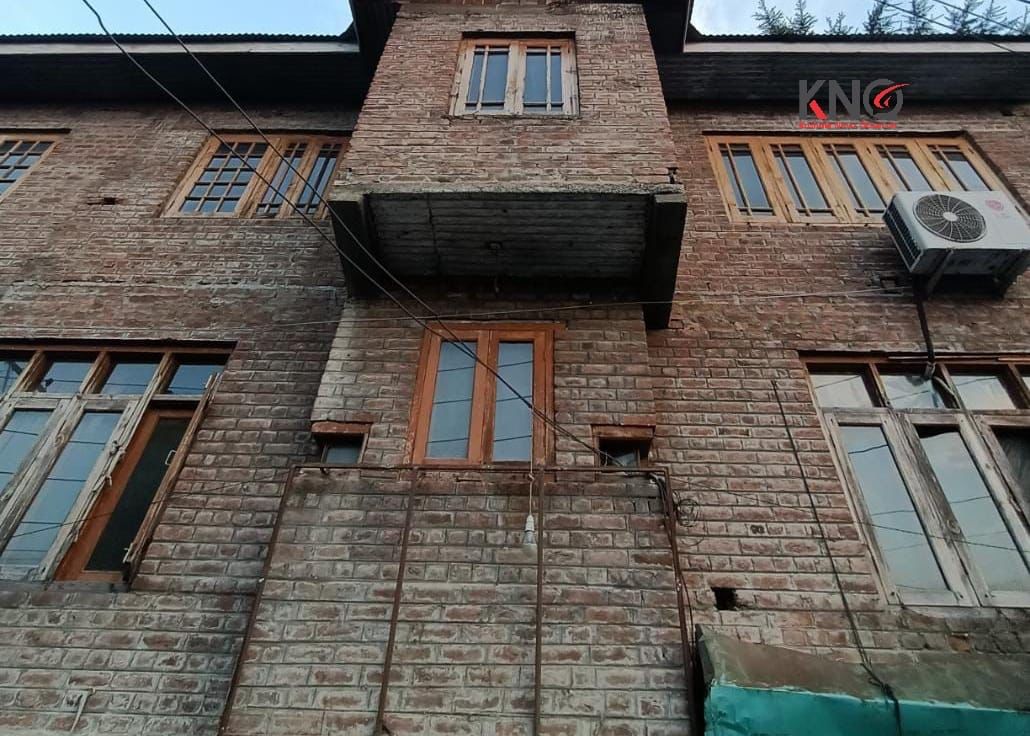 Sign board removed from TeH office in Hyderpora
