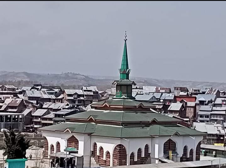 Grand mosque at revered Charar-e-Sharif shrine reopened for devotees