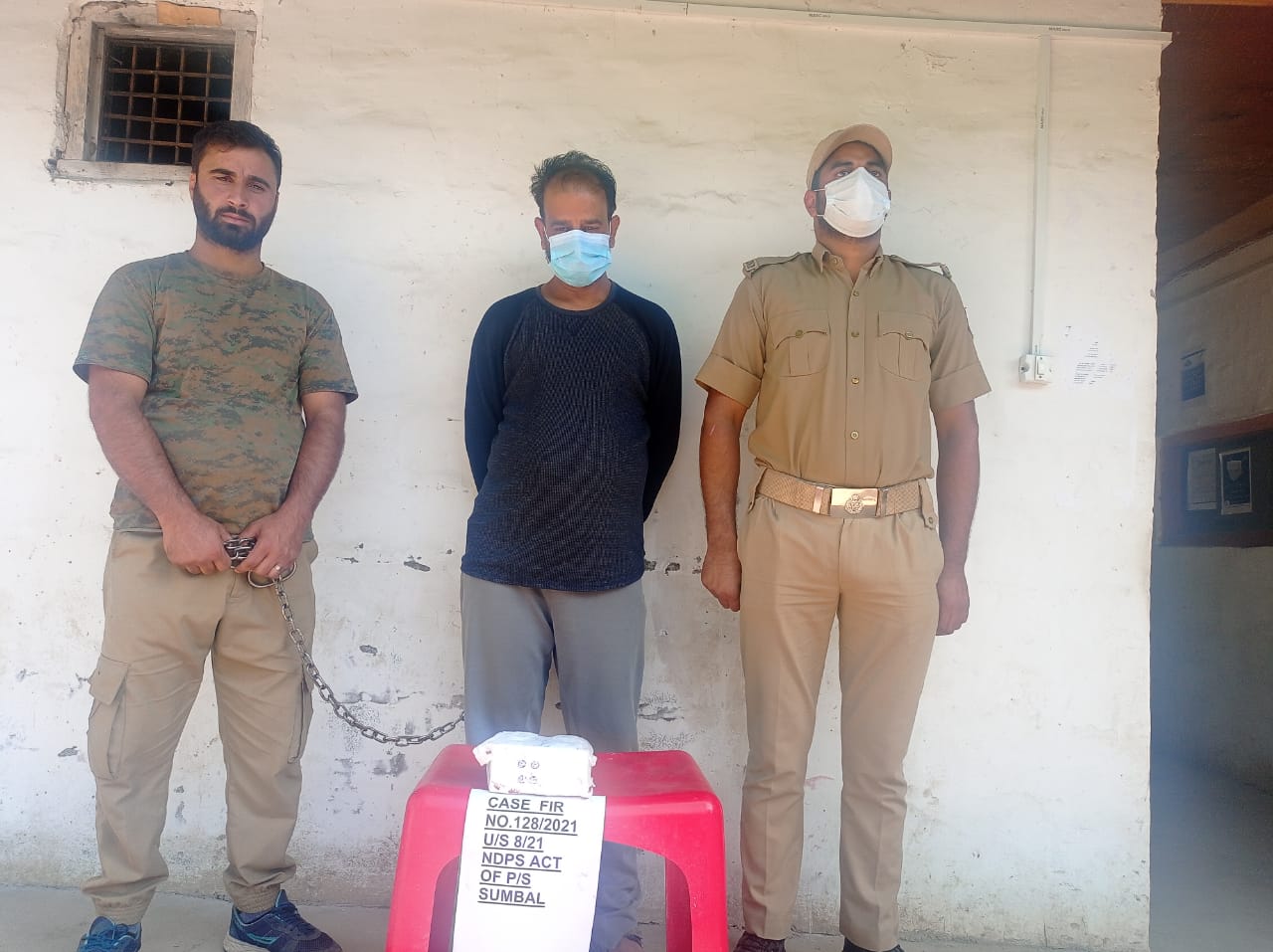 Bandipora Police arrested a drug peddler, Contraband substances recovered, Case registered