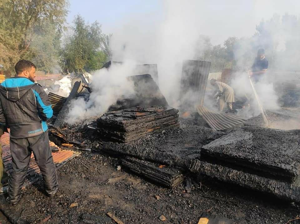 Four furniture shops gutted in massive blaze at Baba Demb Srinagar