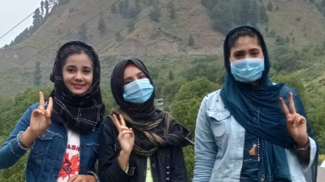 Girls represent Karnah in Cycling Expedition