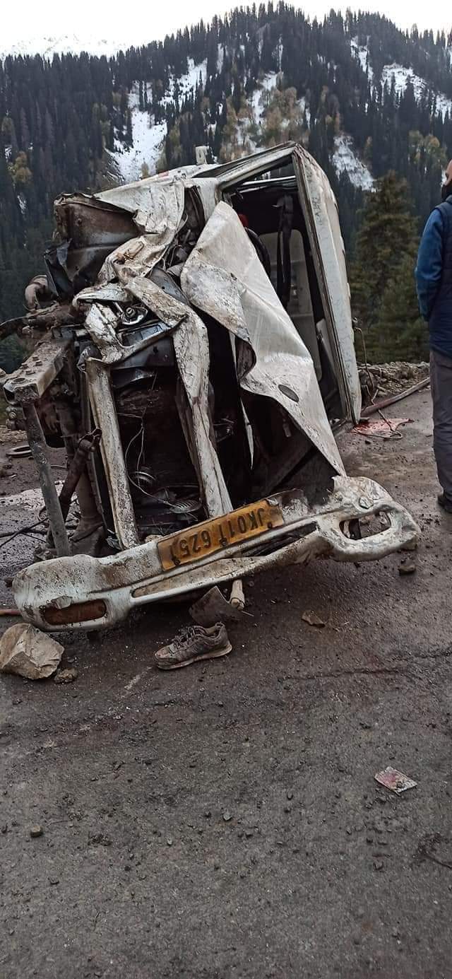 1 Dead, 6 Injured in Truck-Load Carrier Collision at Tee Pee Kupwara