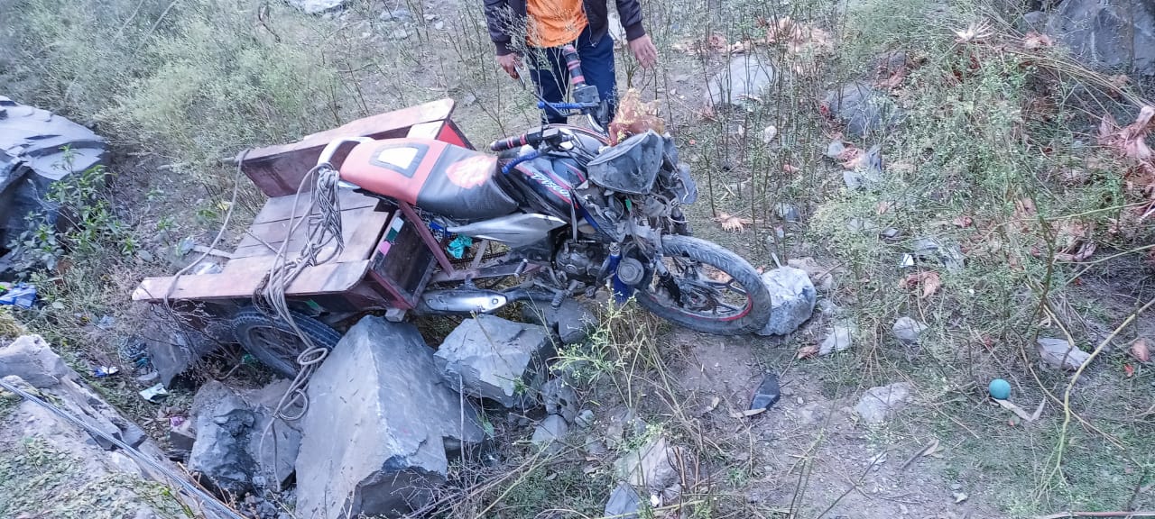 One child killed, 8 others in accident involving make-shift rickshaw in Ramban