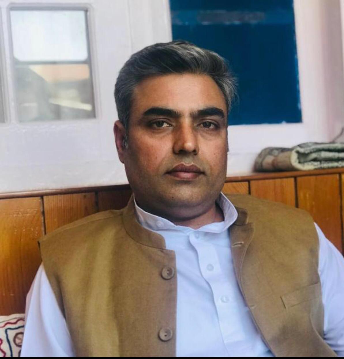Shariq Maqbool grief over demise of Syed Iqbal Bukhari