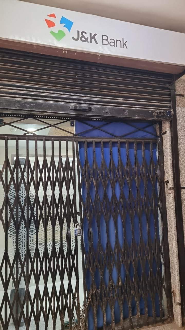 J&K Bank main branch Sopore closed after two employees test Covid positive