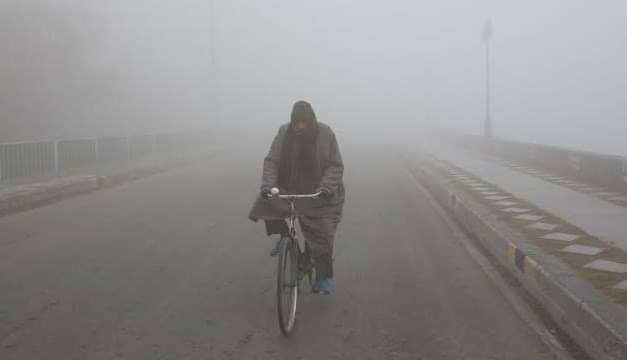Night Temp Rises As Kashmir Valley Braces Up For Snowfall