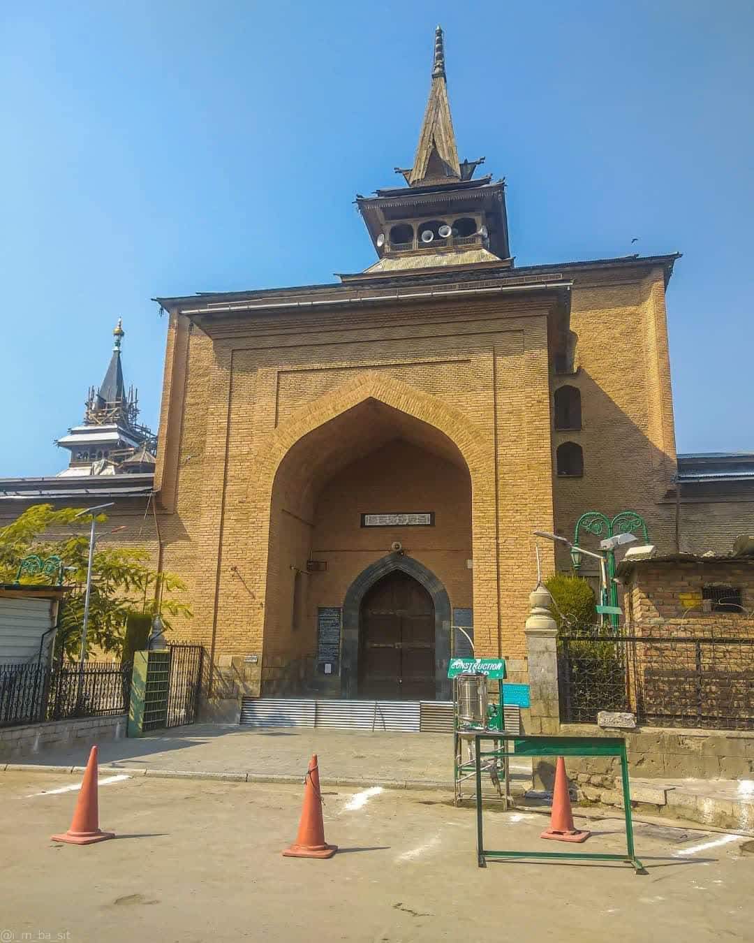 Srinagar Jamia Mosque closed for Friday prayers for 20th week