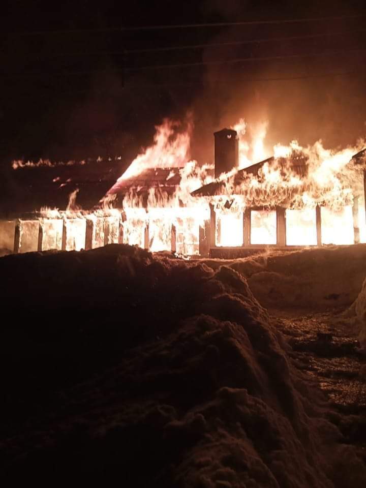 Hut gutted in overnight fire in Gulmarg
