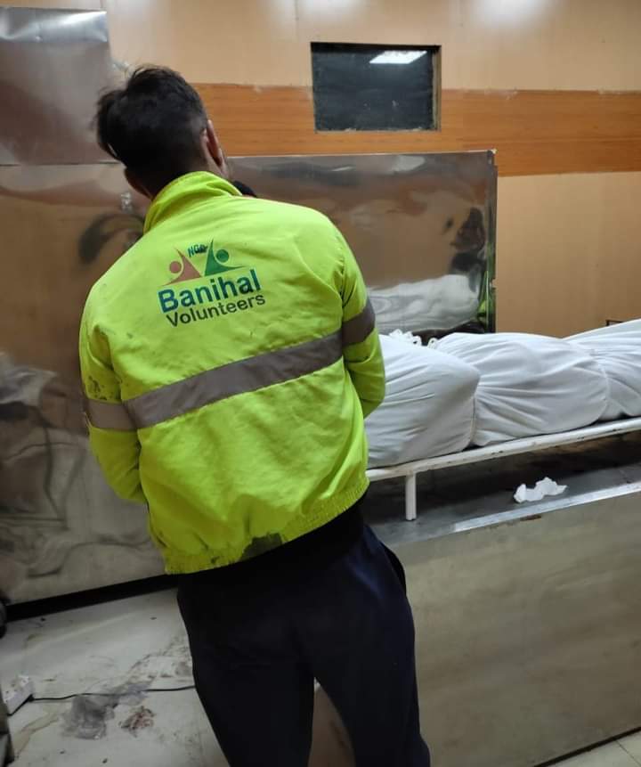 1 Killed, Another Suffers Injuries After Srinagar Bound Truck Rolls Down Into Gorge in Banihal