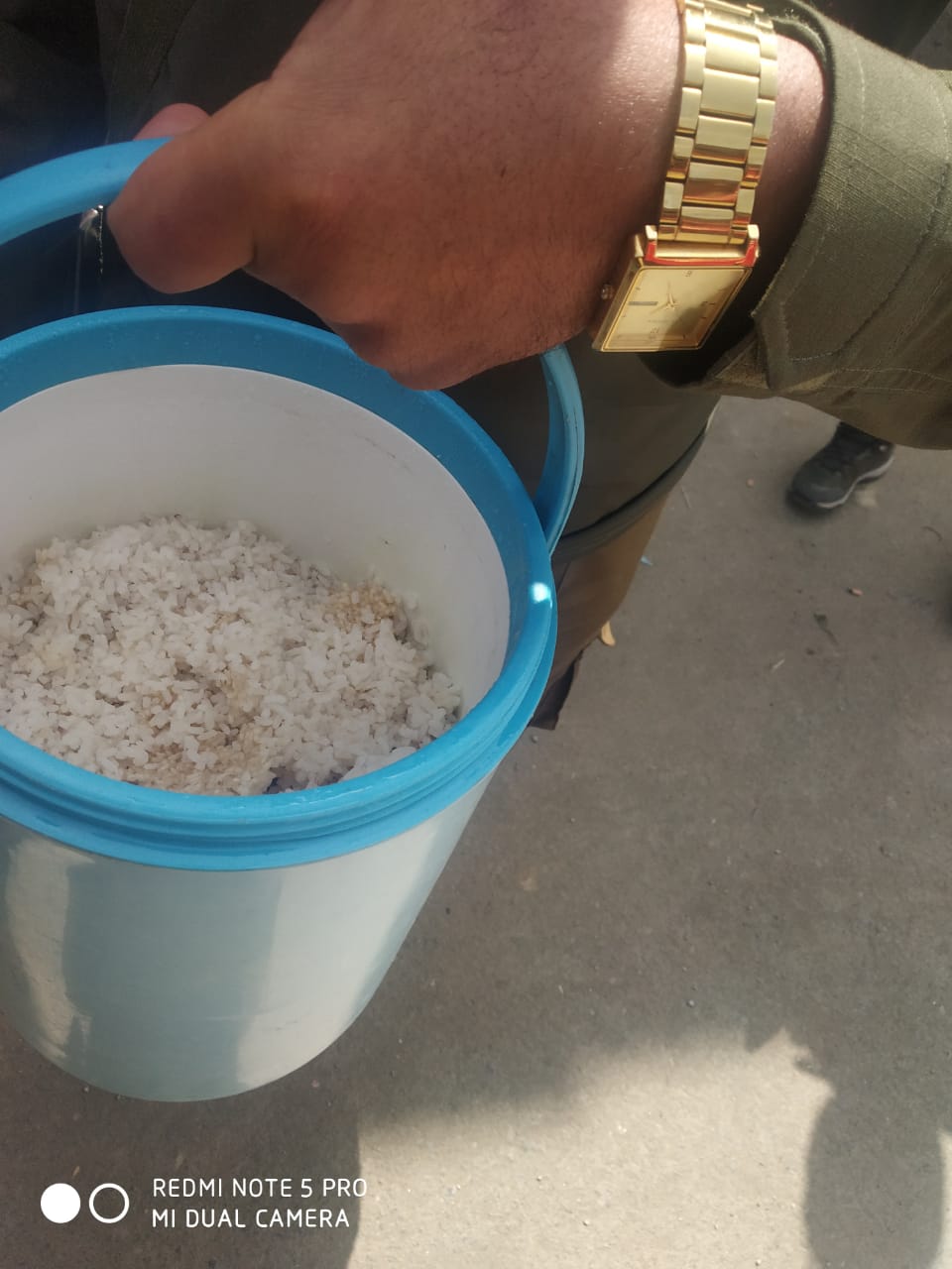 Unclaimed Hot Case At Magam Budgam Road Creates Security Scare