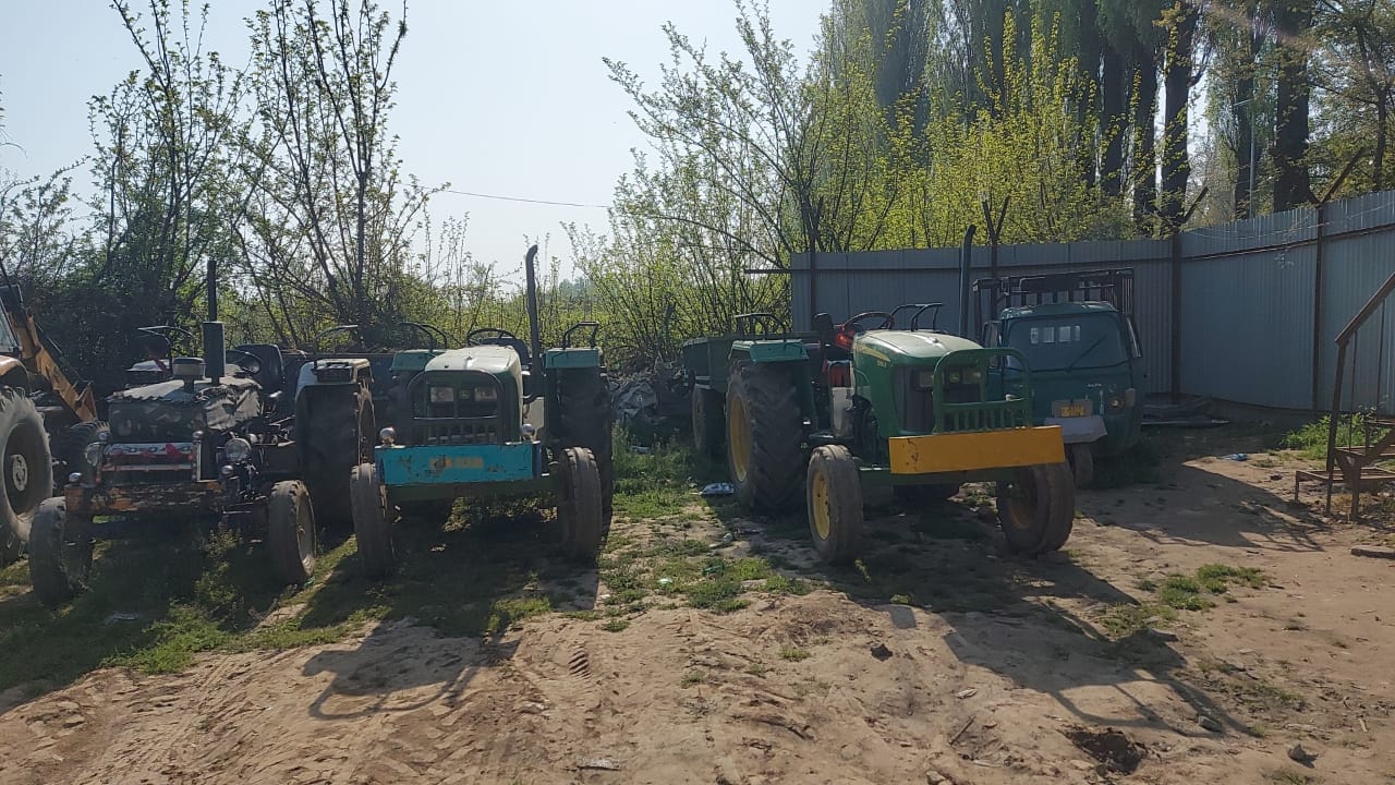 Baramulla Police Seized 3 Tractors, Arrested 3 Person’s For Illegal Mining