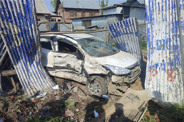 8 persons injured in Sopore road accident