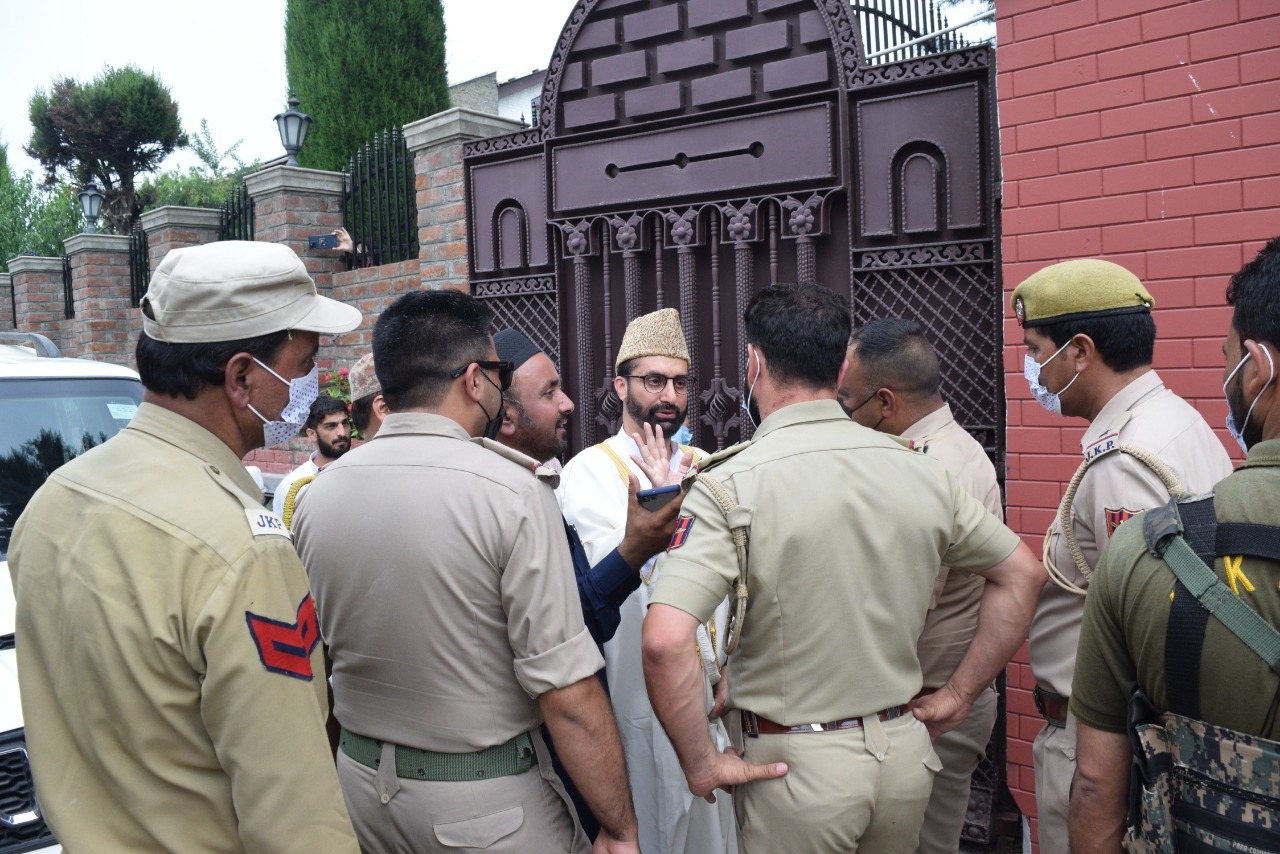 Mirwaiz Umar Farooq stopped from leaving his house